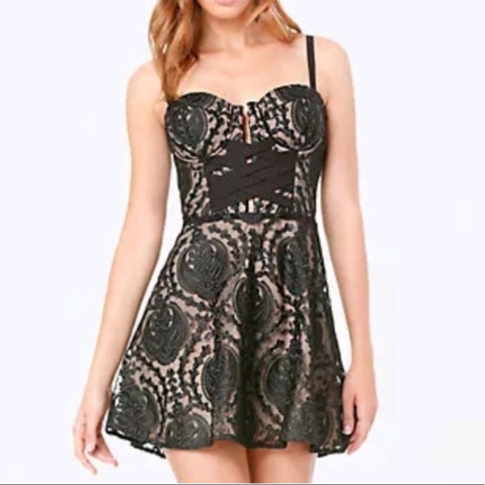 BEBE  X Naven Bustier Skater Dress Size 00”